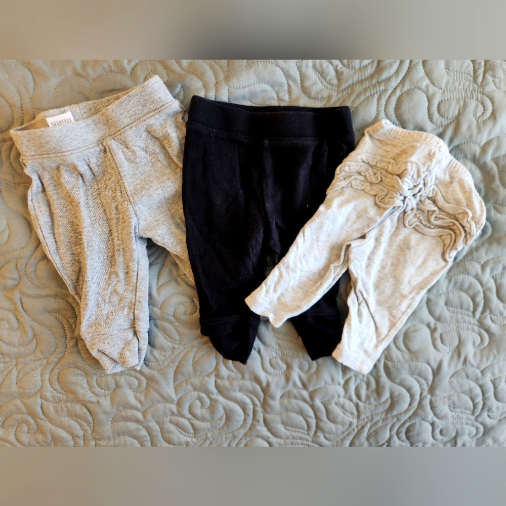 0-3 Month Pants Bundle (3). Girls.